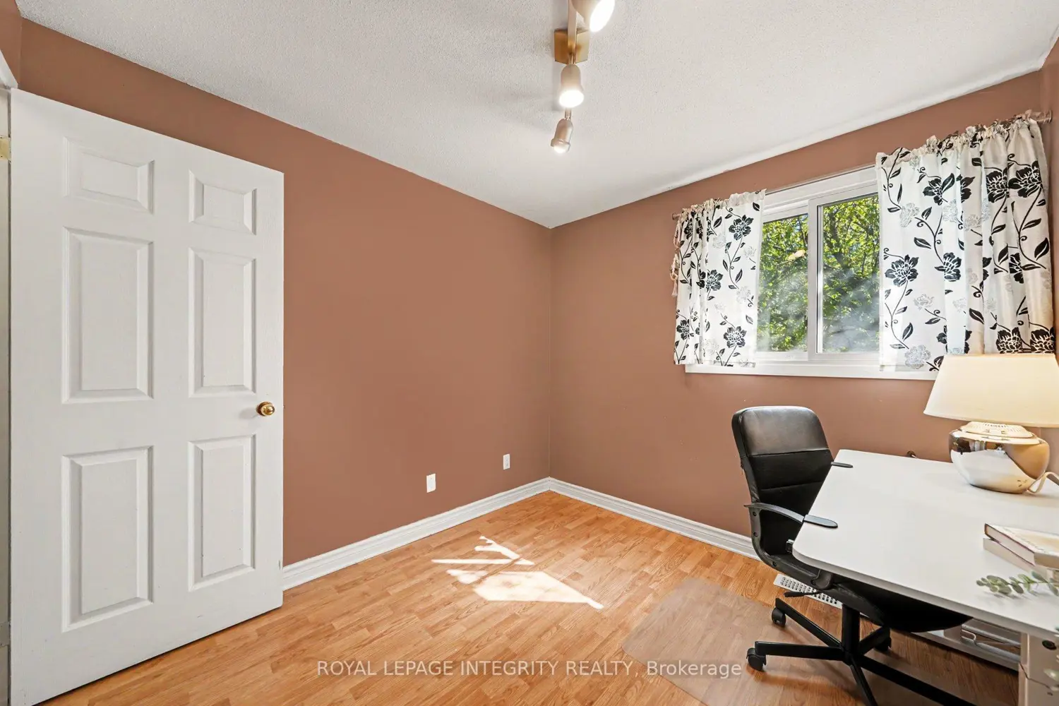 Additional image 11 of 200 Woodfield Drive 106