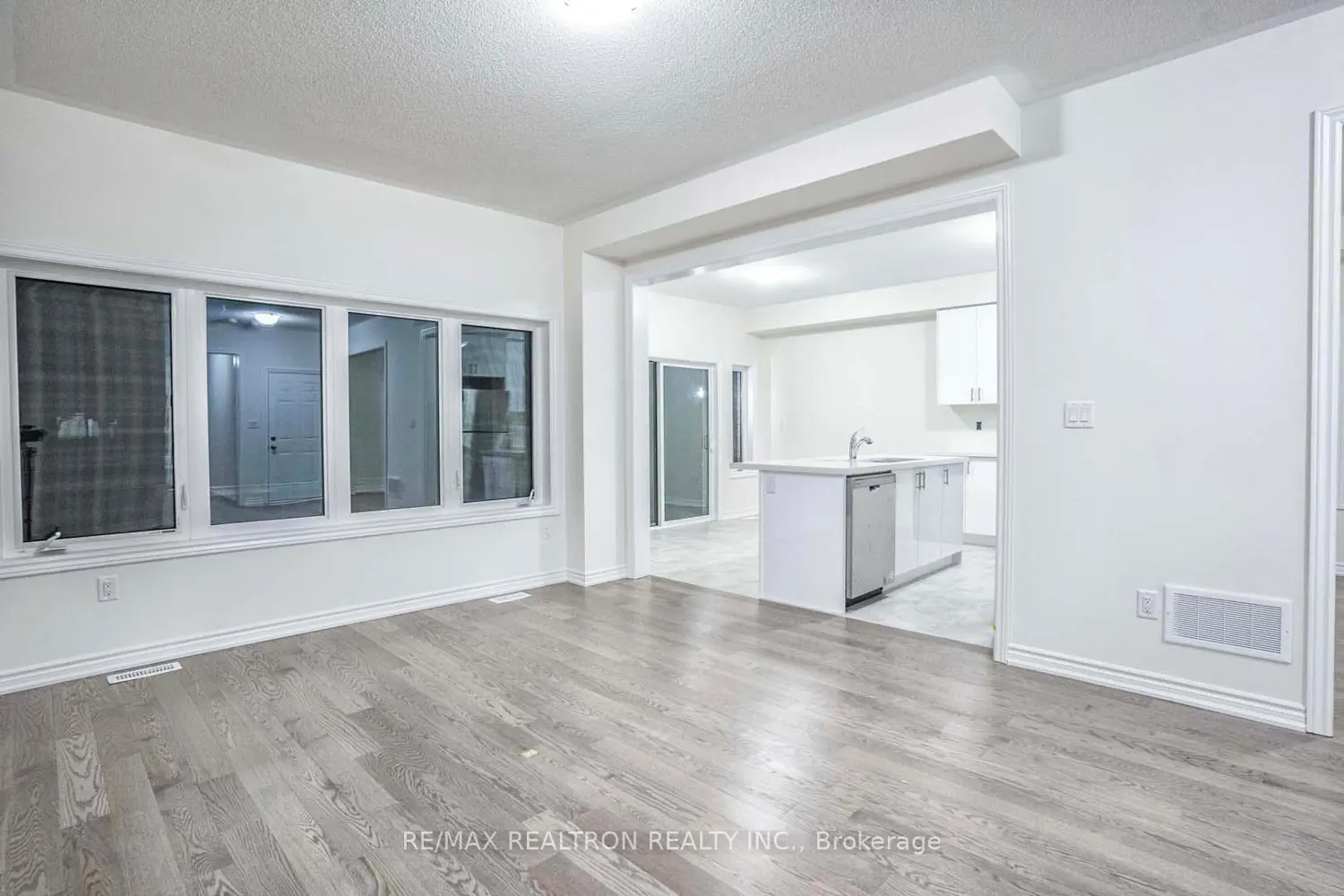 1502 Harker Street photo 5
