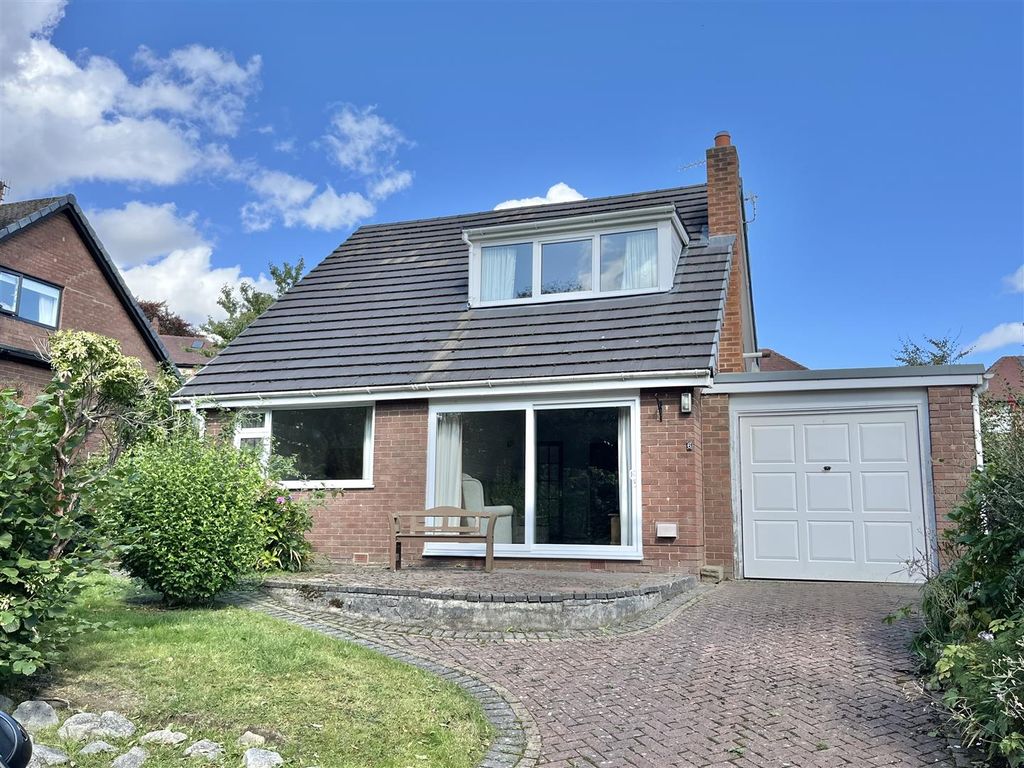 3 bed detached bungalow for saleElm Grove, Glossop SK13