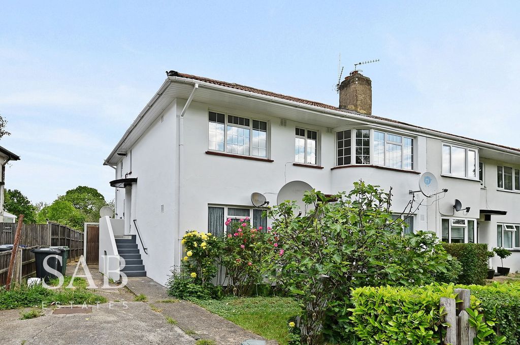 3 bed flat for saleCostons Lane, Greenford UB6