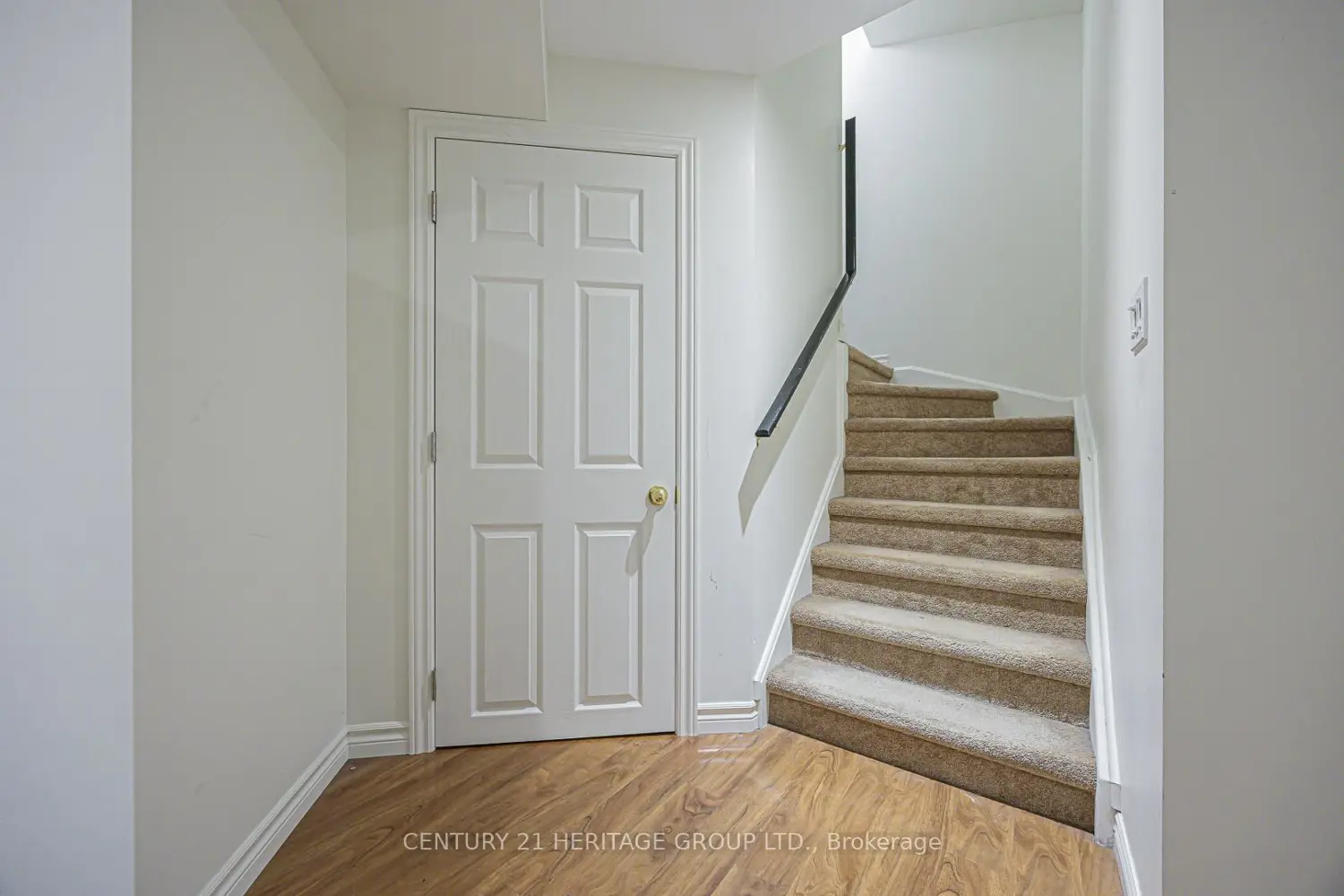 Additional image 15 of 996 Oaktree Crescent