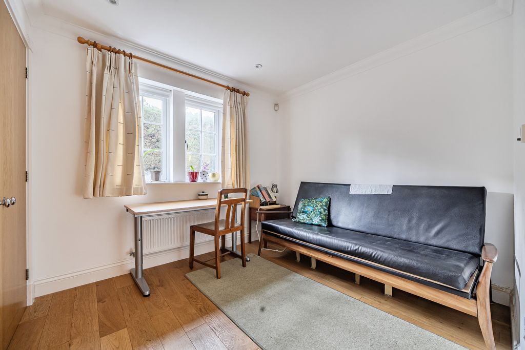 Additional image 14 of 2 bed flat for salePackhorse Road, Gerrards Cross, Buckinghamshire SL9