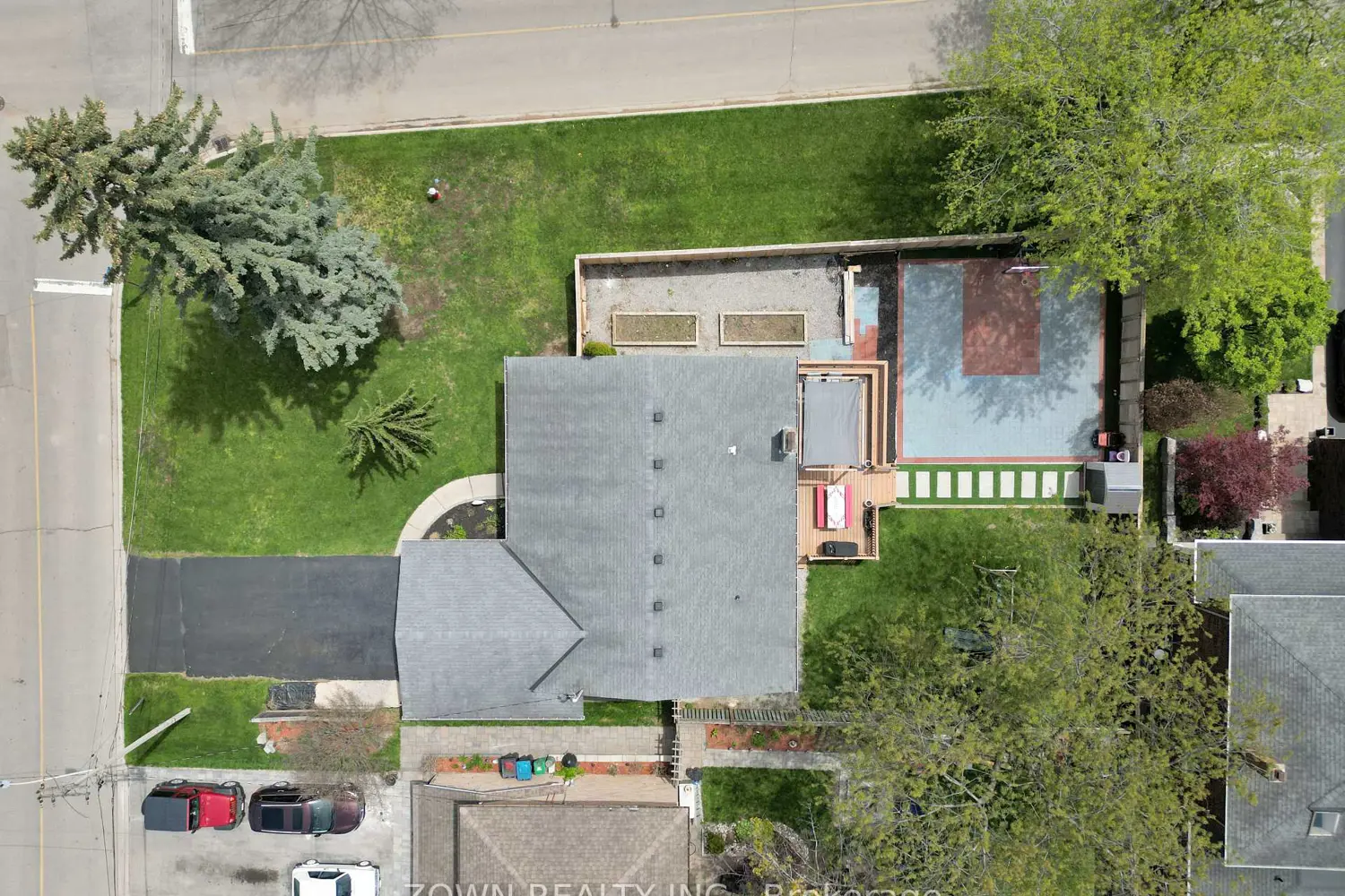 2330 Edenhurst Drive photo 2