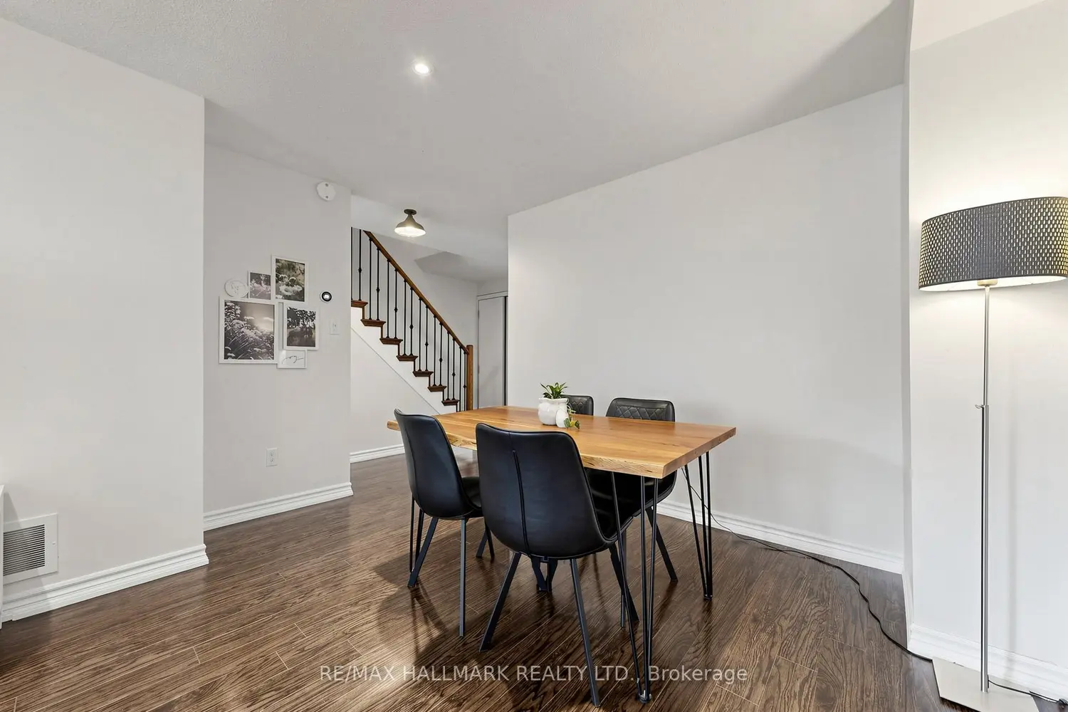 10 Bassett Boulevard 189 photo 3