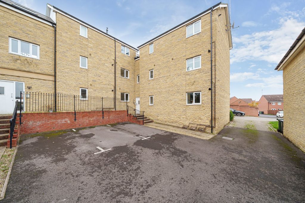 Additional image 12 of 1 bed flat for salePalmer Road, Faringdon, Oxfordshire SN7