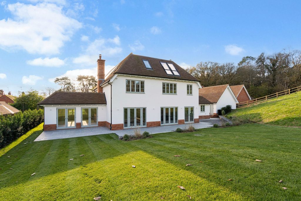 Additional image 5 of 6 bed detached house for saleArkell Lane, Frensham, Farnham GU10