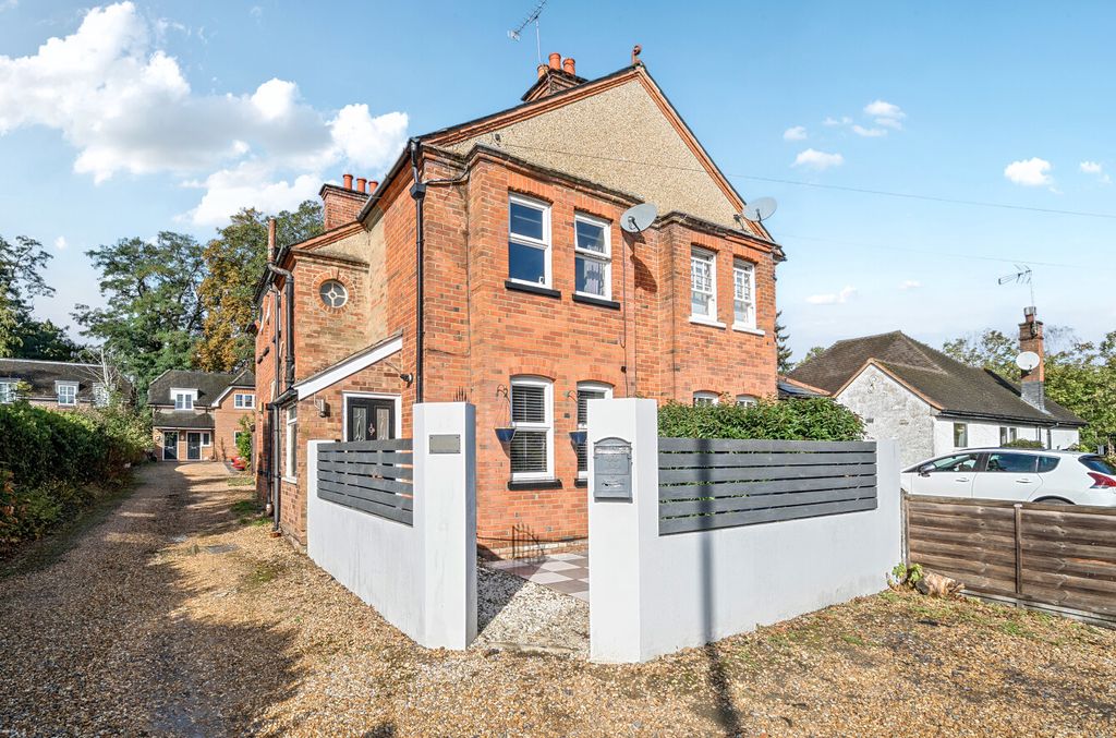 2 bed maisonette for saleFleet Road, Fleet, Hampshire GU51