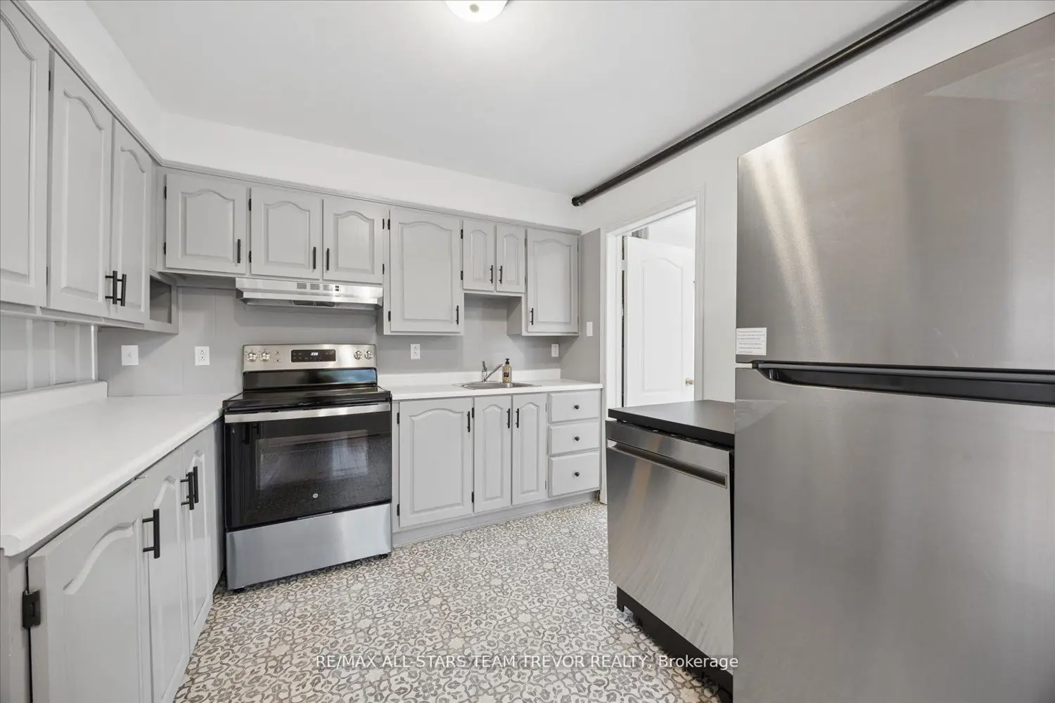 1007 Barton Avenue photo 4