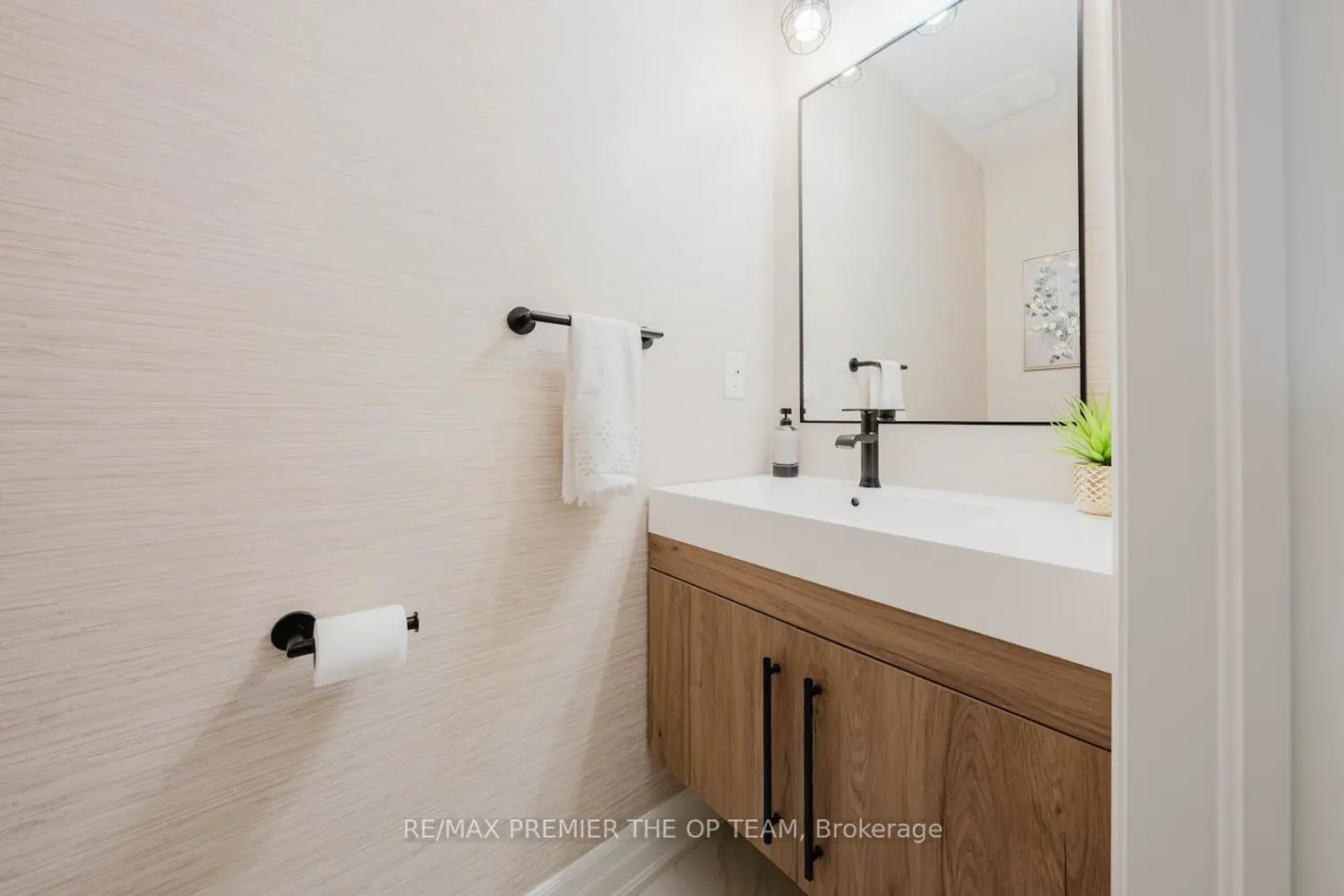 22 Adelia Place photo 2