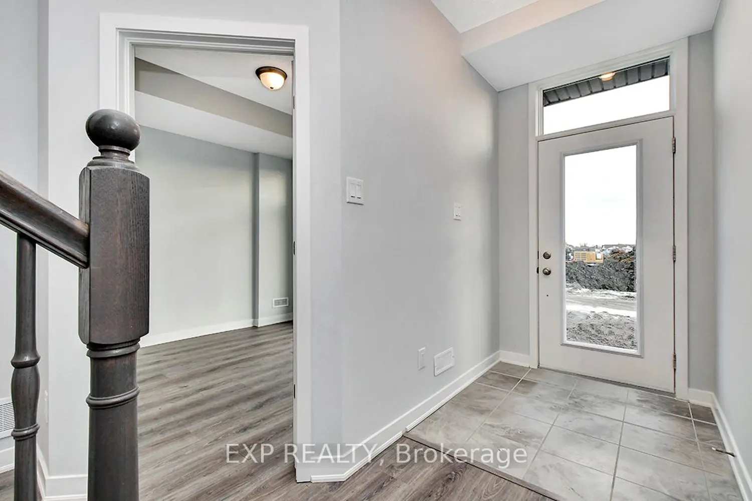 1258 Hemlock Road photo 2