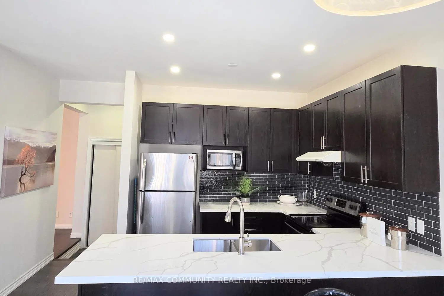 293 Pimlico Drive photo 3