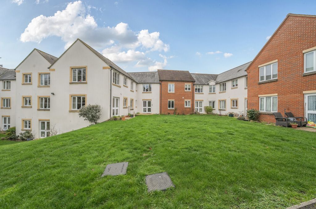 Additional image 11 of 1 bed flat for saleSwan Lane, Faringdon, Oxfordshire SN7