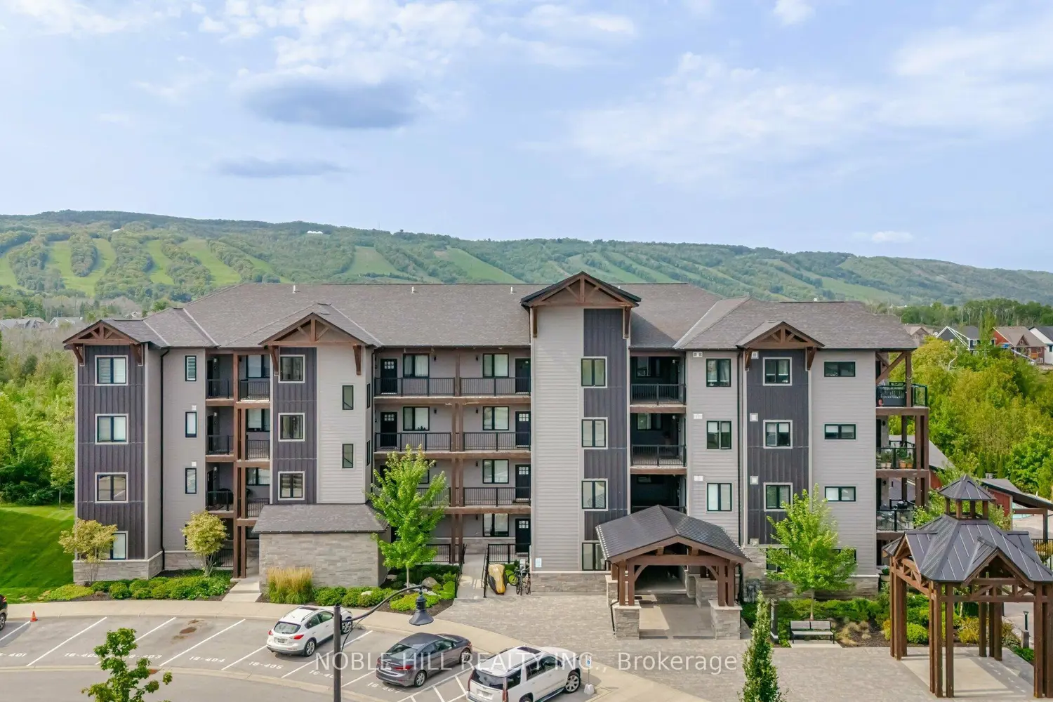 16 Beckwith Lane 403
