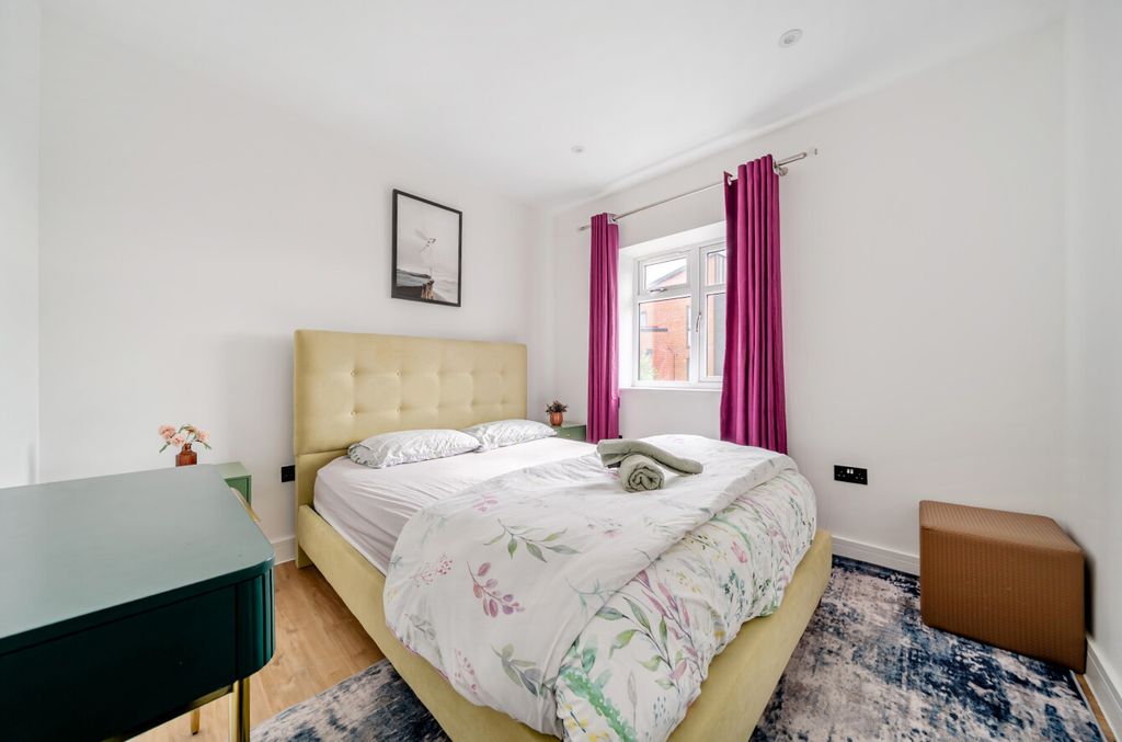 Additional image 6 of Property for saleHighlands Road, Fareham, Hampshire PO15