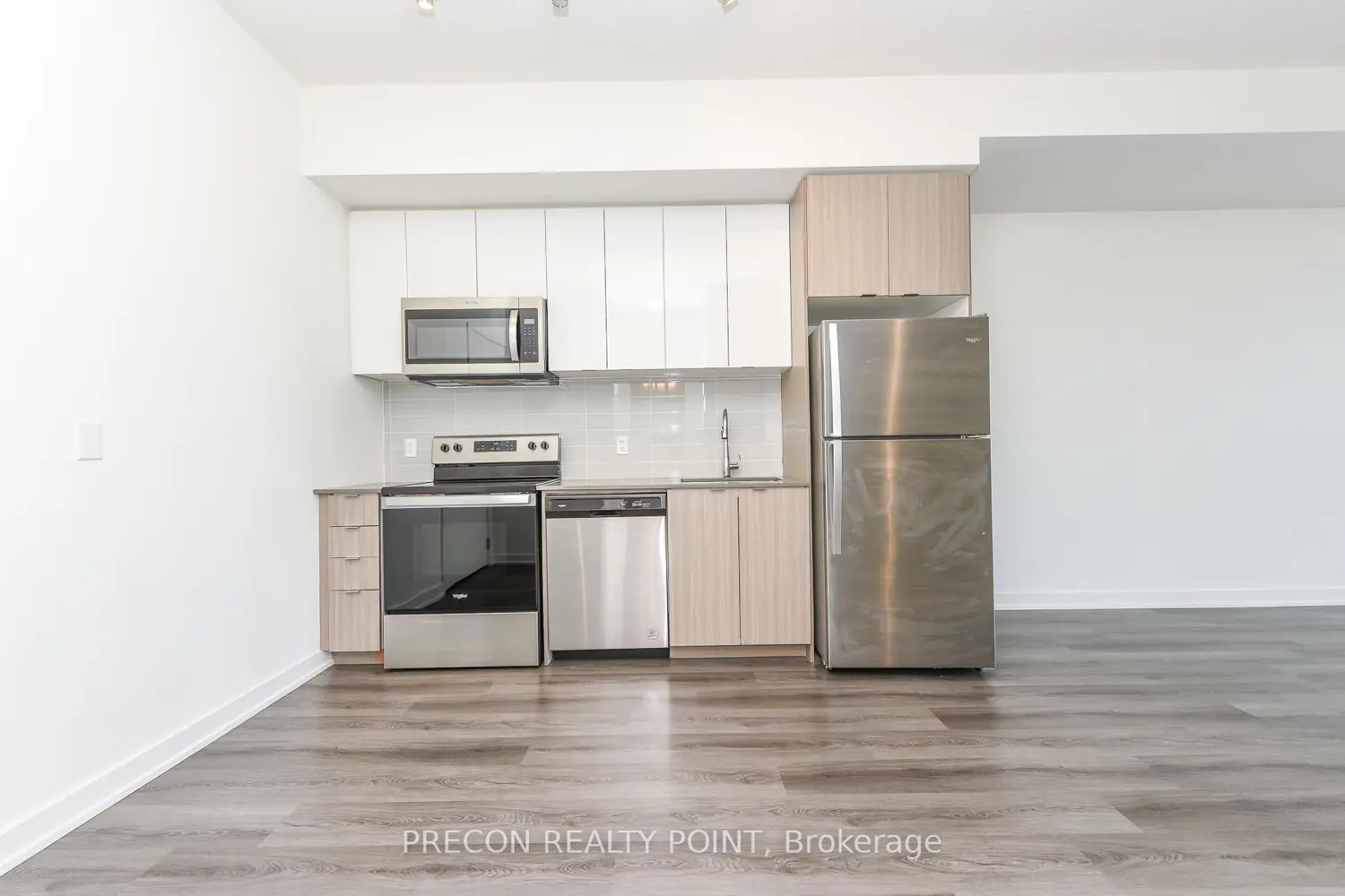 Additional image 7 of 859 The Queensway 212
