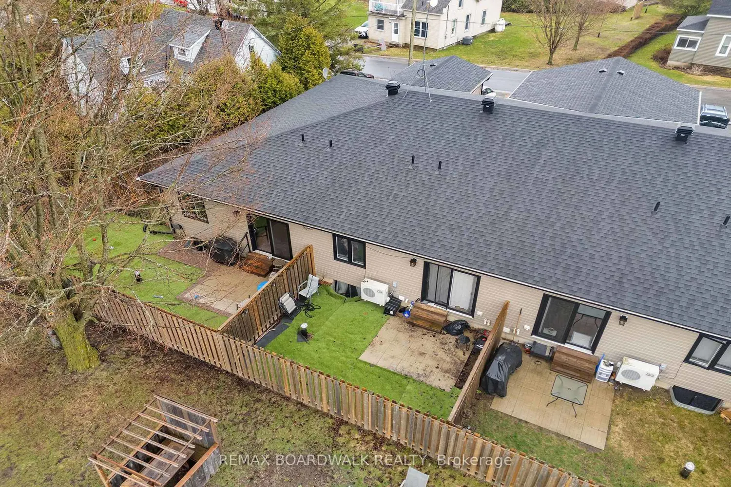 32 David Street C photo 3