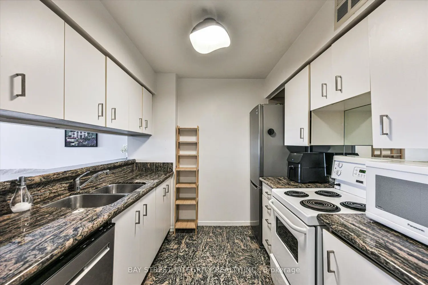 Additional image 8 of 44 St Joseph Street 2013