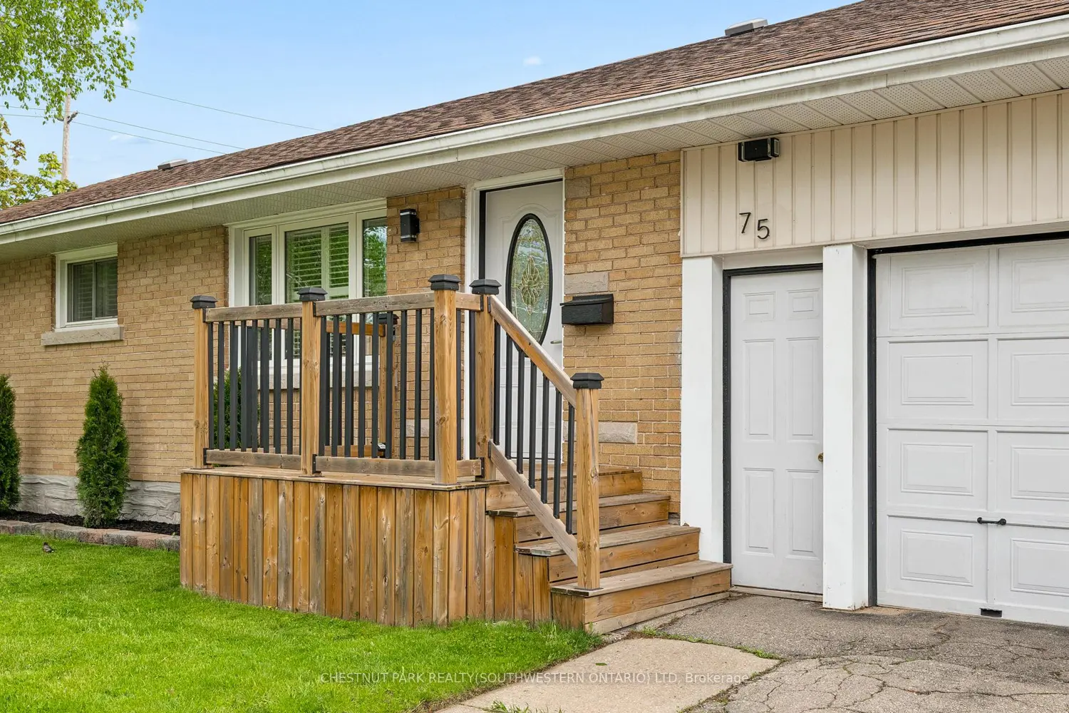 75 Albert Street photo 3