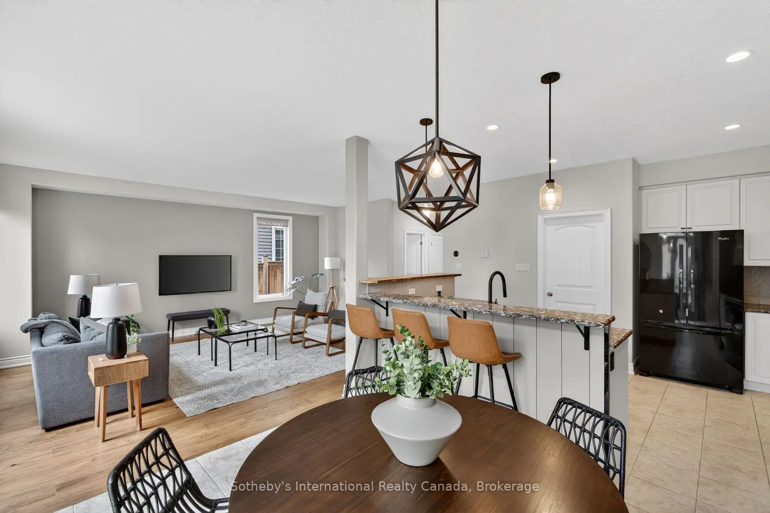 19 Garbutt Crescent photo 4