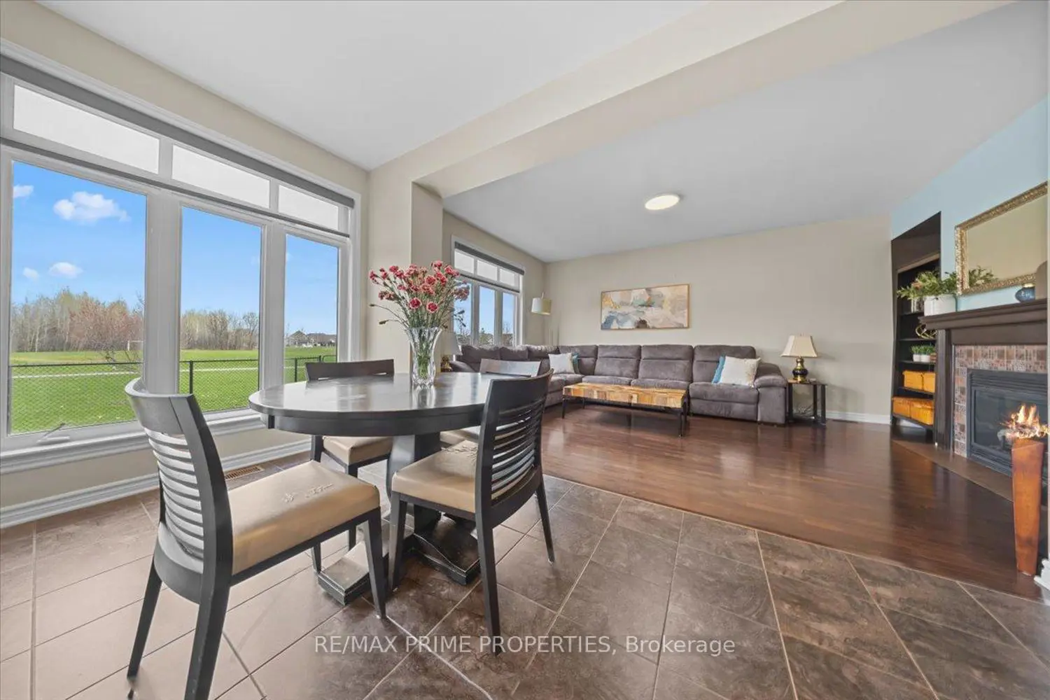 816 Azure Street photo 4