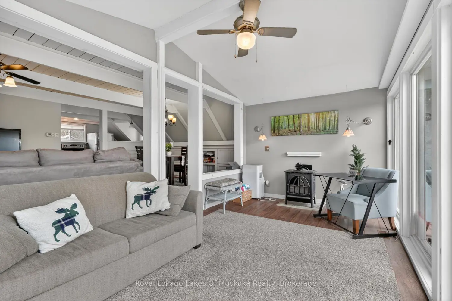985 Katrine Road photo 2