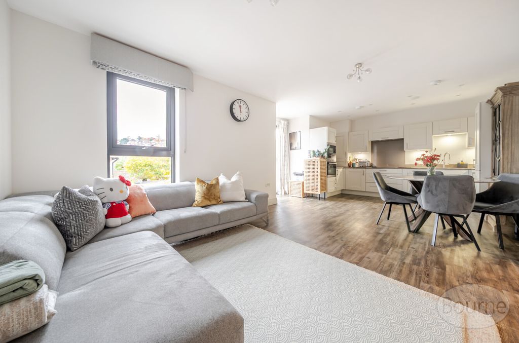 2 bed flat for saleDenzil Road, Guildford, Surrey GU2 photo 3