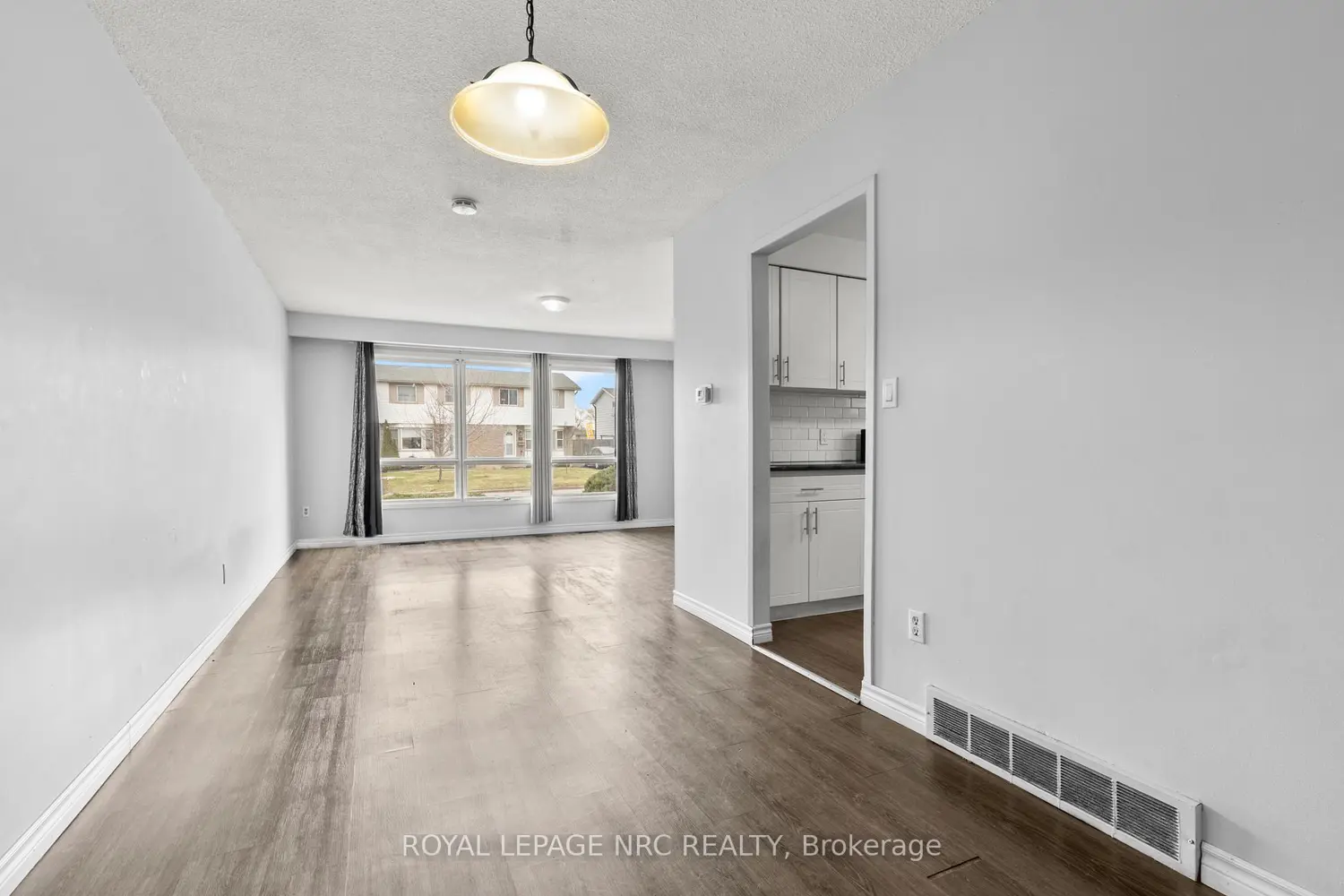 20 Canterbury Drive photo 3