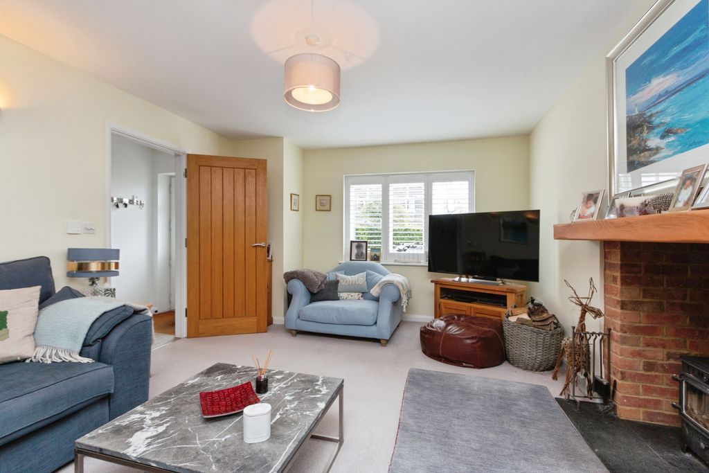 Additional image 10 of 3 bed detached house for saleBack Lane, Bucks Horn Oak, Farnham GU10