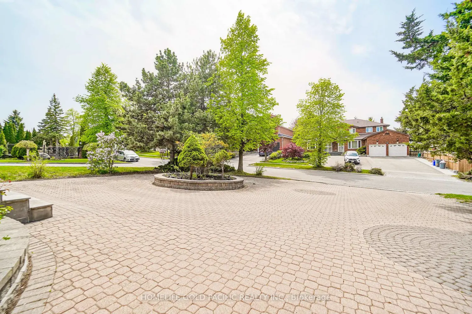 44 Ravenhill Crescent