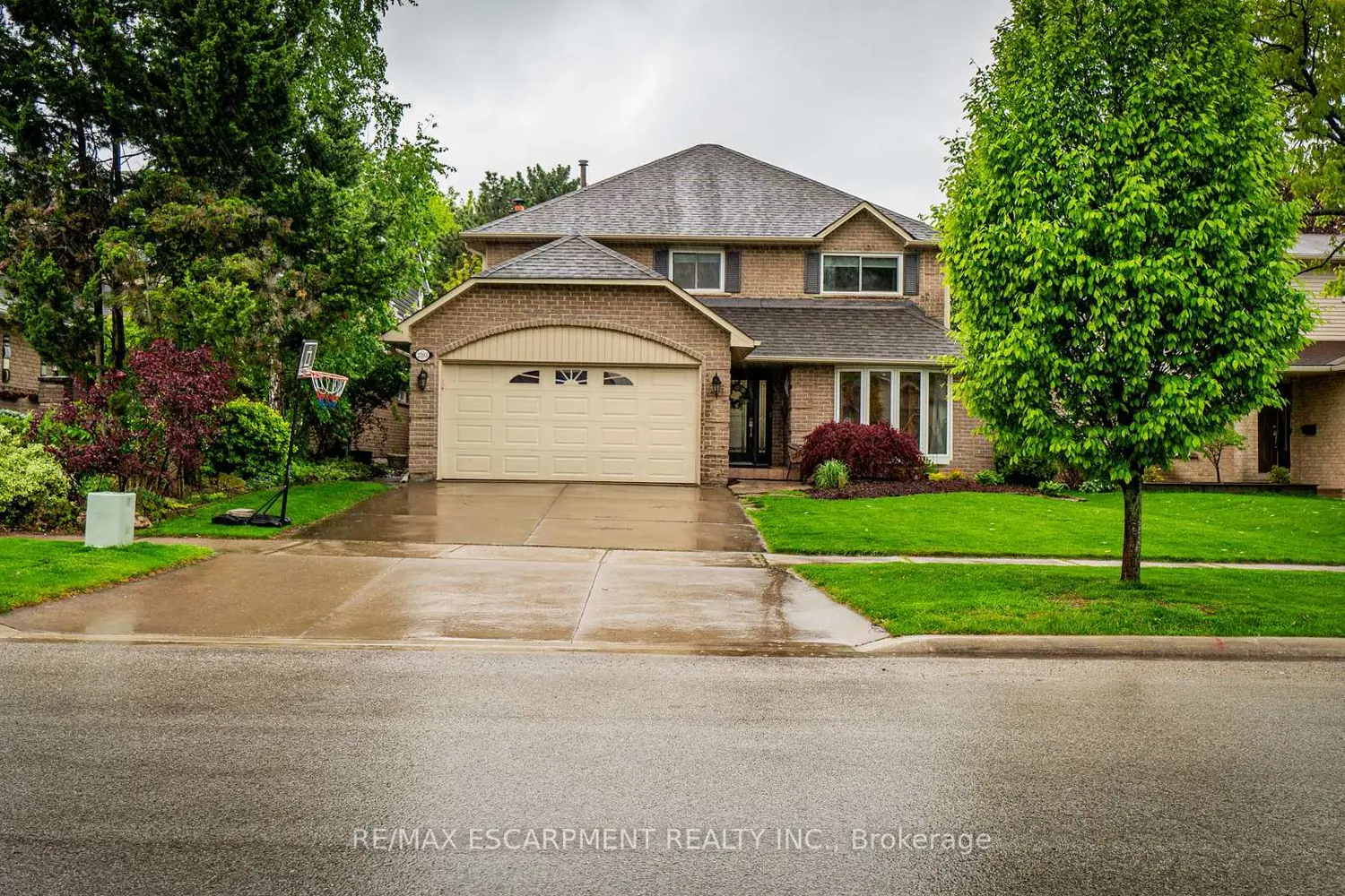 2393 Arnold Crescent