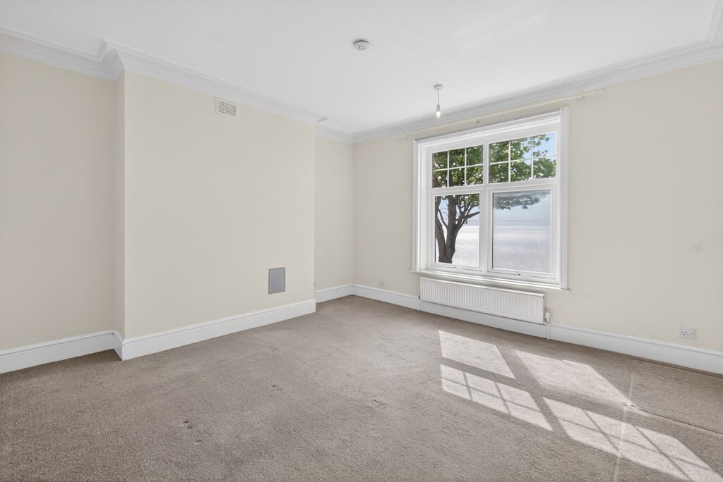Additional image 11 of 2 bed flat for saleGraham Court, Hamilton Gardens, Felixstowe IP11