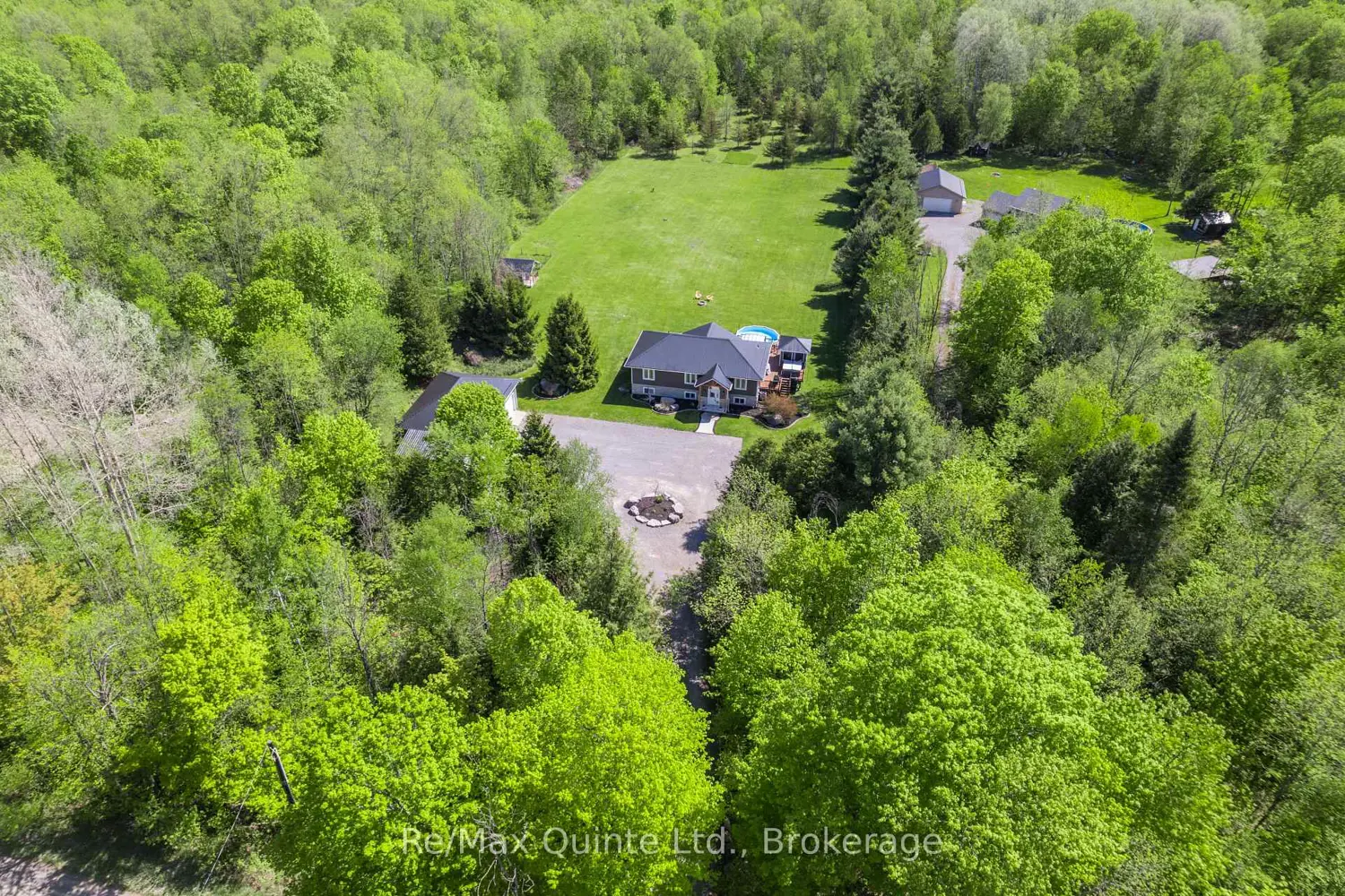475 Douglas Road photo 5