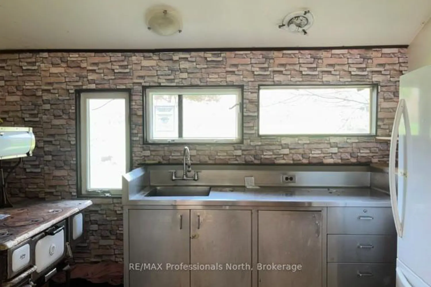 Additional image 4 of 3044 Gelert Road