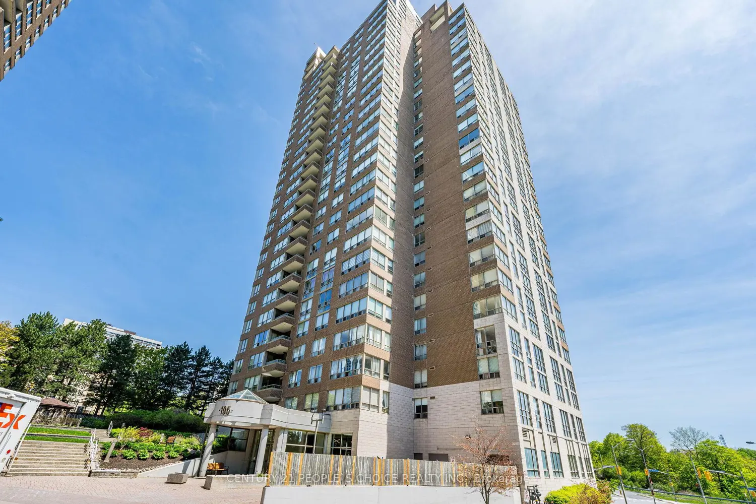 195 Wynford Drive 1602