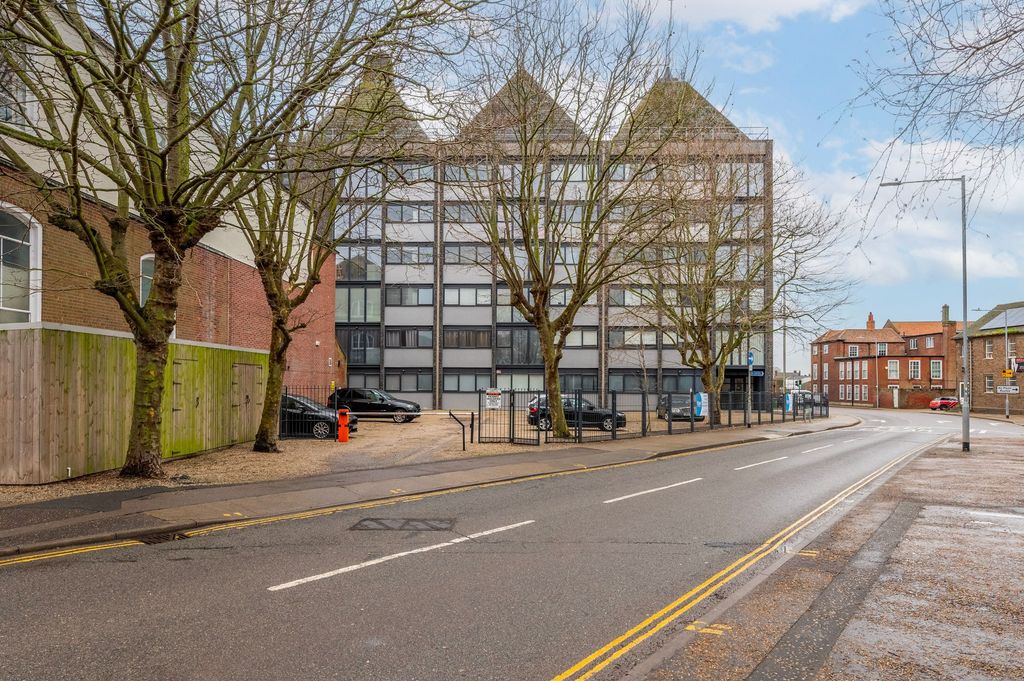 Additional image 16 of 2 bed flat for saleYarmouth Way, Great Yarmouth NR30