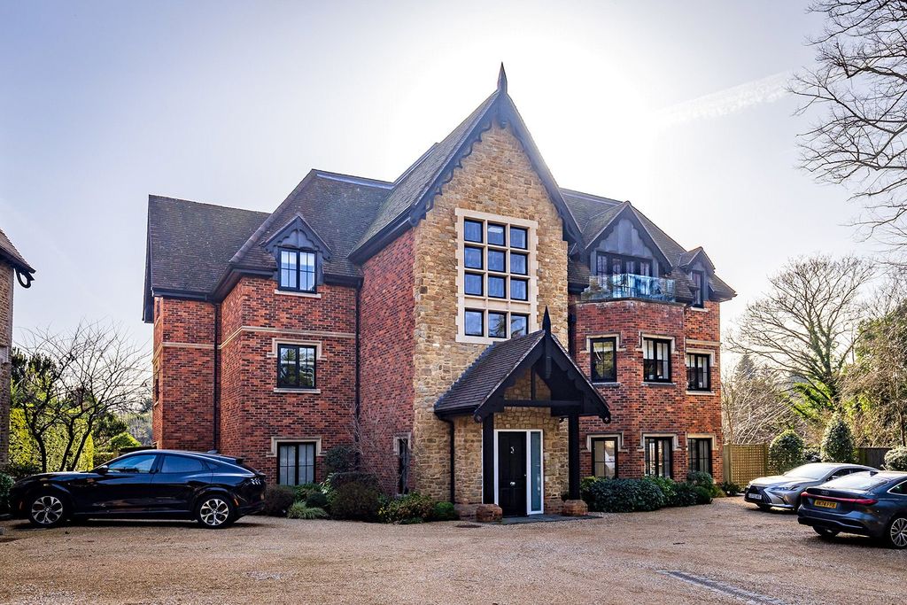 2 bed flat for saleLangton Priory, Portsmouth Road, Guildford, Surrey GU2