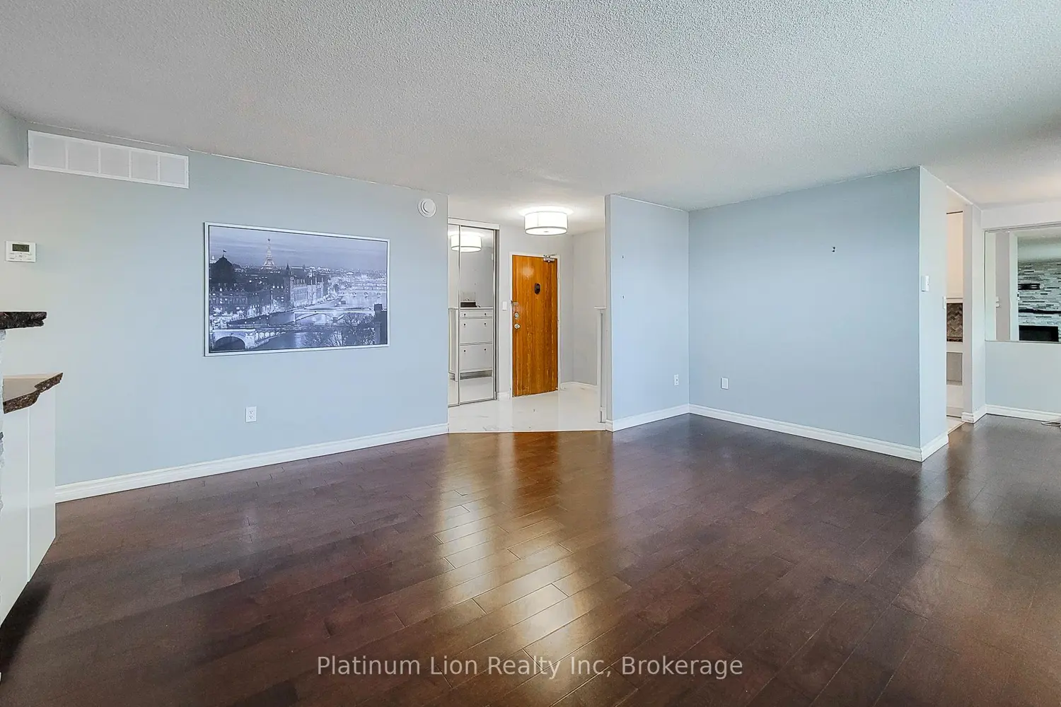 700 Dynes Road 712 photo 3