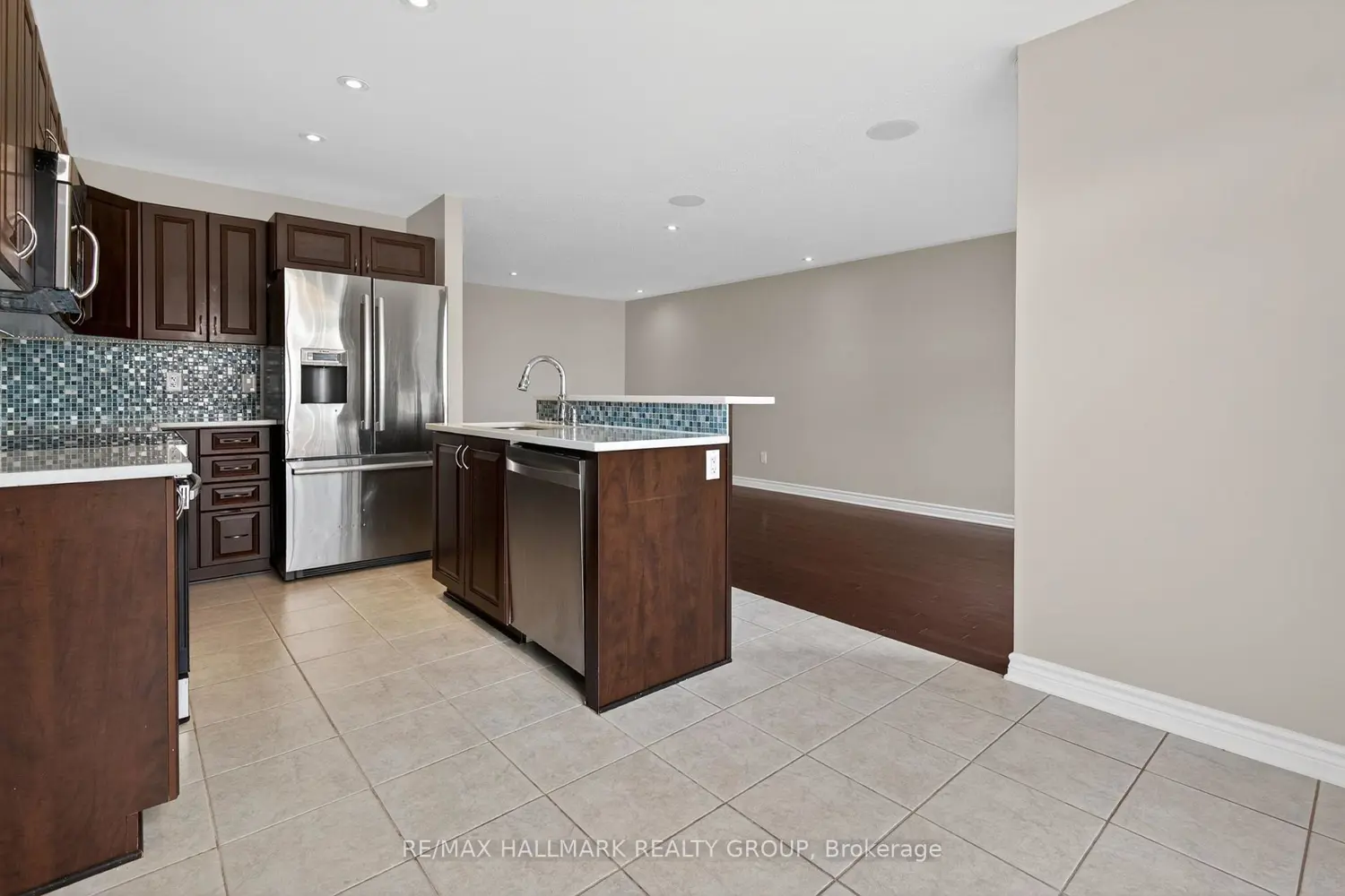 236 Trailsedge Way photo 3