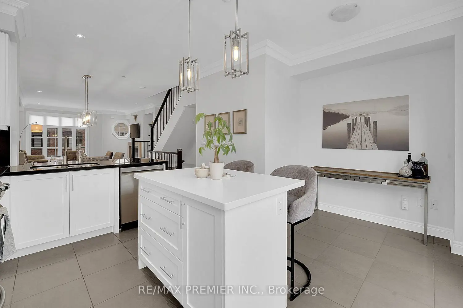 27 Powseland Crescent photo 5