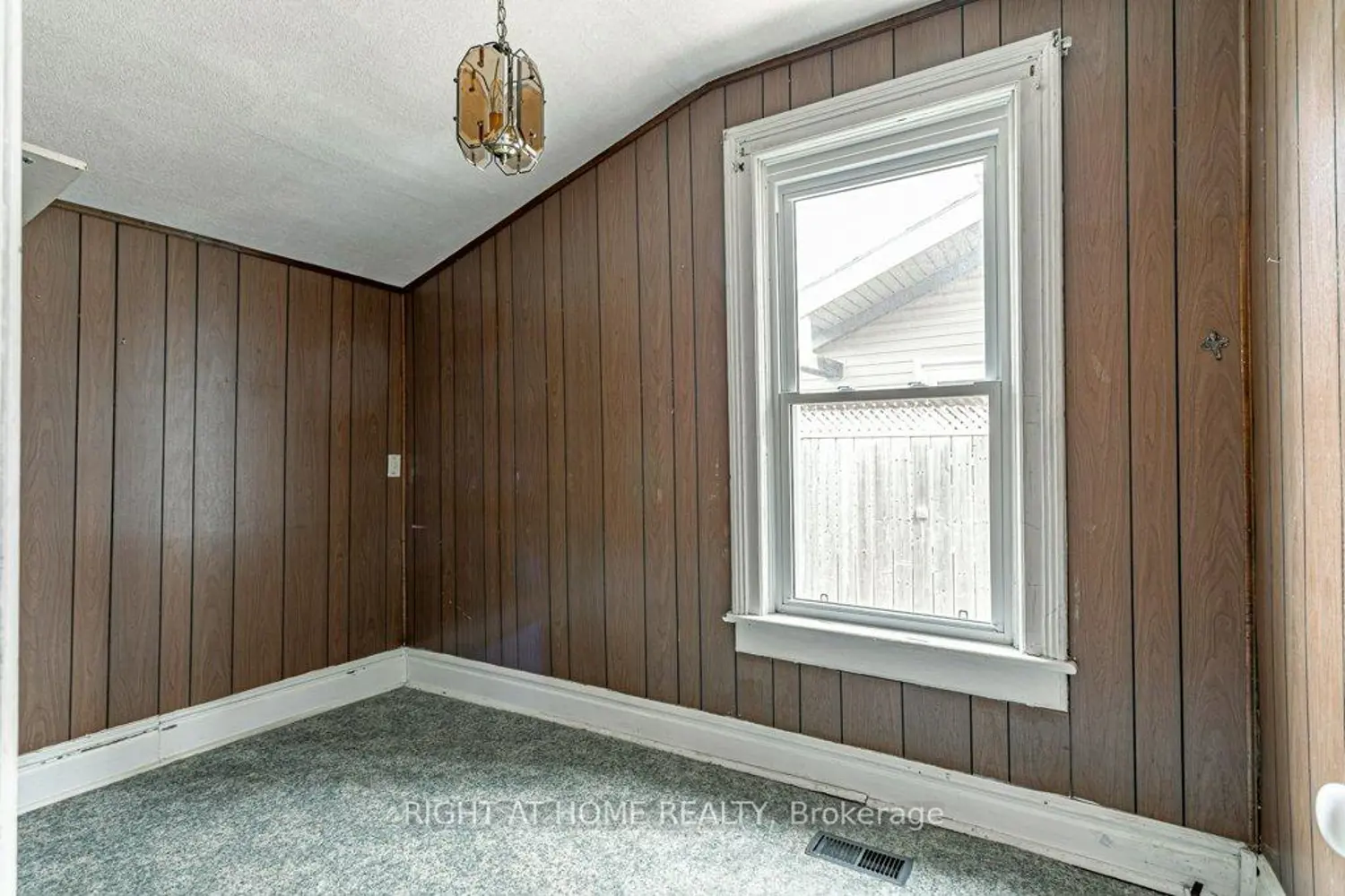 86 Manitoba Street photo 5