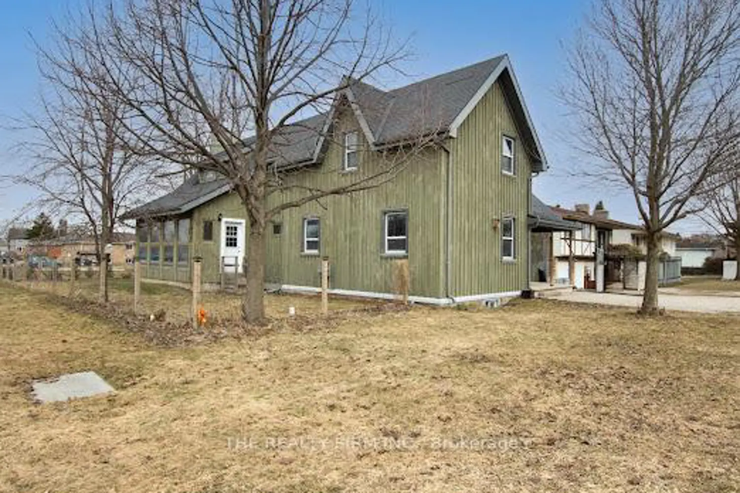51 Huron Road photo 3