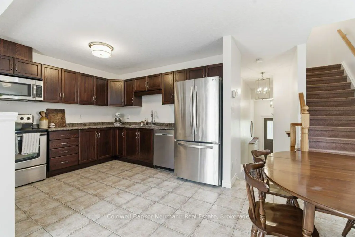 114 Creighton Avenue photo 3