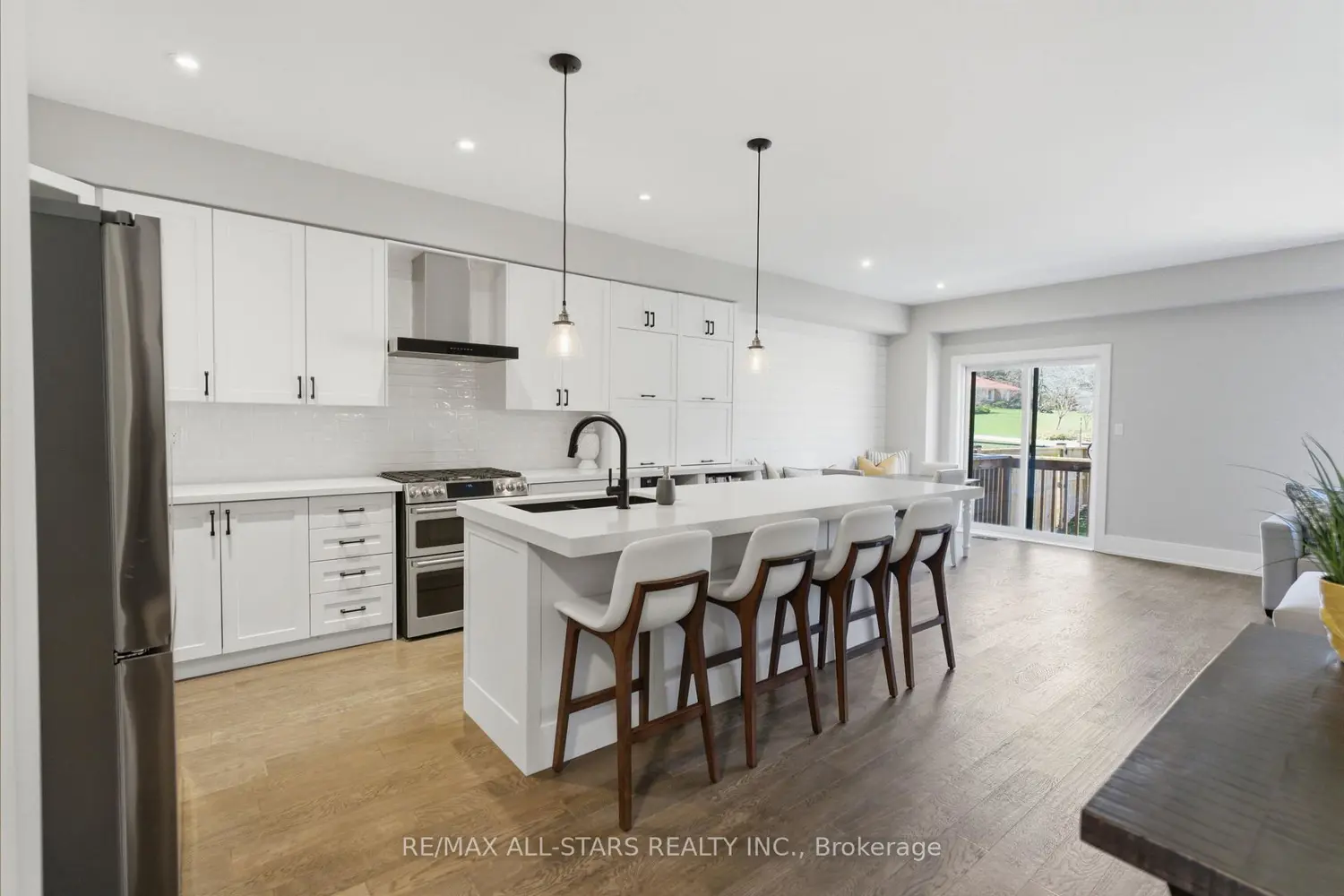 7 Gord Matthews Way photo 4