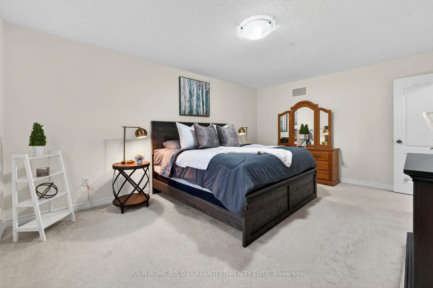 136 Whitwell Way photo 5