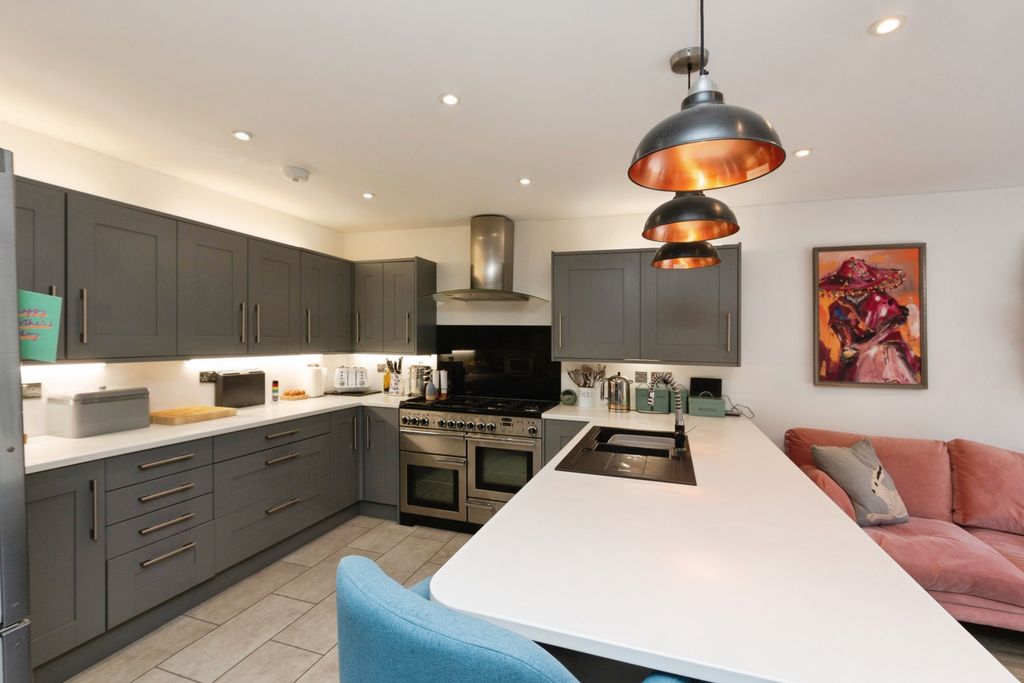 Additional image 4 of 3 bed detached house for saleBack Lane, Bucks Horn Oak, Farnham GU10