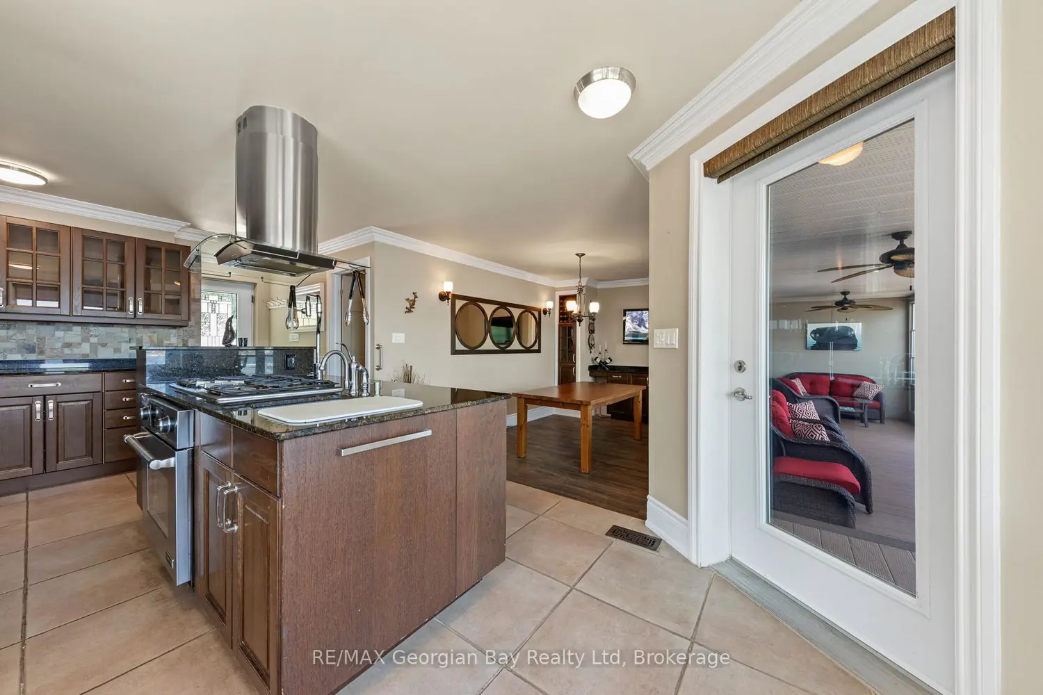405 Champlain Road photo 3