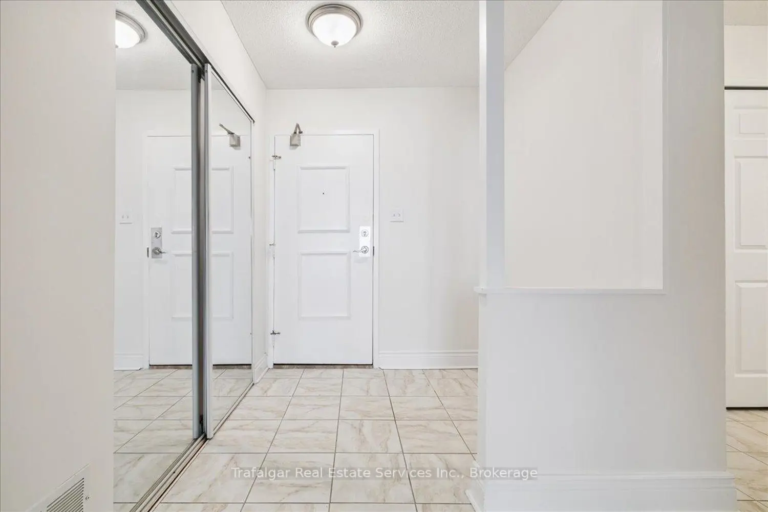 301 Frances Avenue 709 photo 2