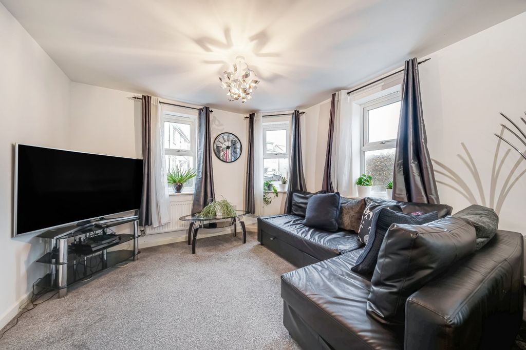 Additional image 2 of 1 bed flat for salePalmer Road, Faringdon, Oxfordshire SN7