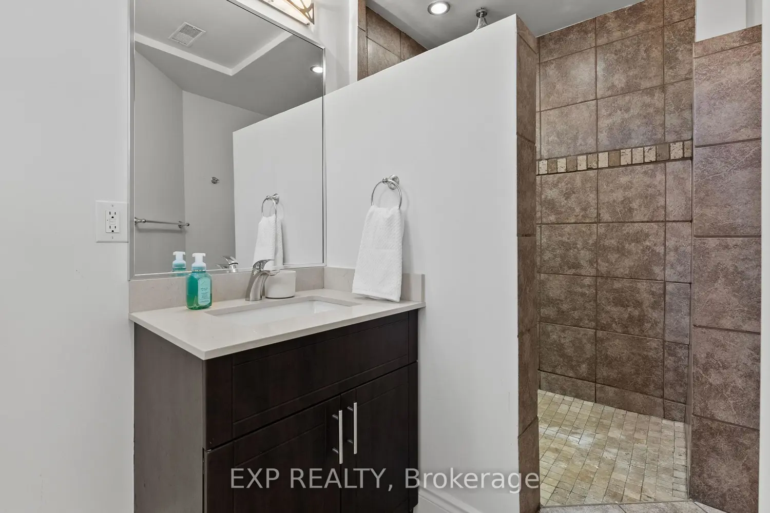 15 Chatham Road photo 5