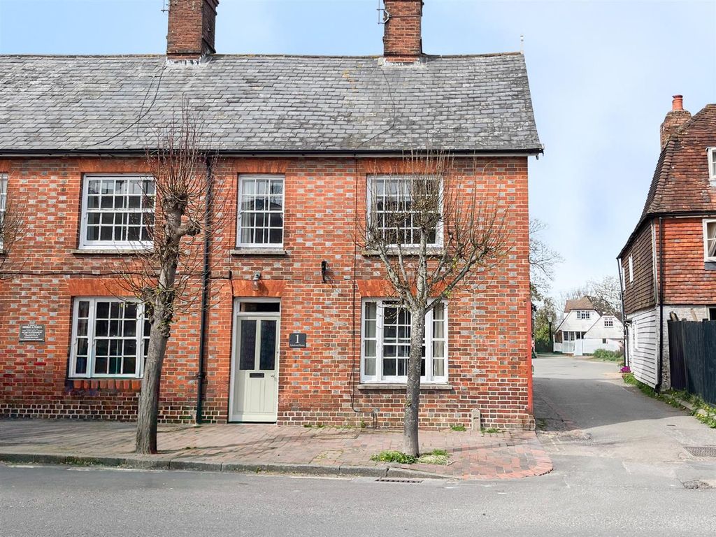 4 bed end terrace house for saleHigh Street, Burwash TN19